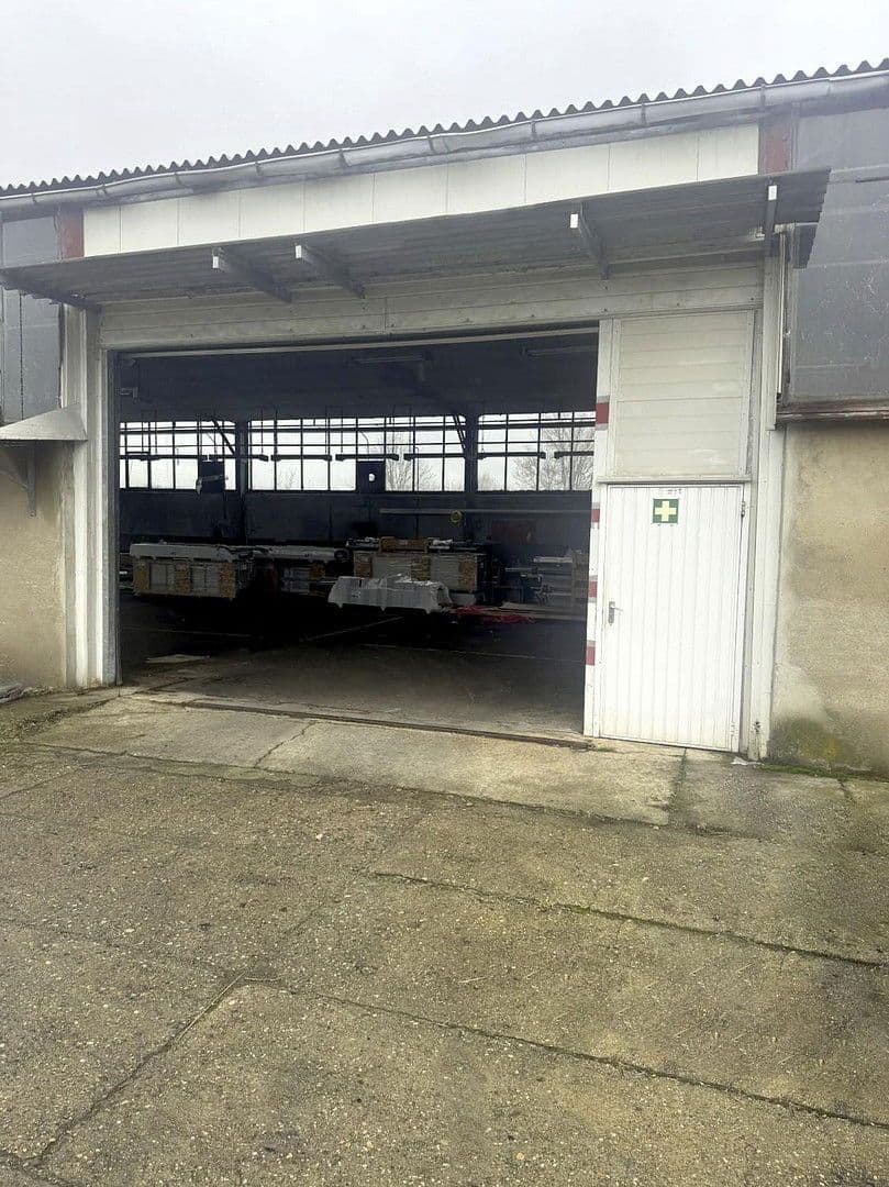 Pronájem nebytového prostoru 560 m², Siegerslebener Str. 12 - Gewerbepark, Eilsleben, Sasko-Anhaltsko Pronájem nebytového prostoru 560 m², Siegerslebener Str. 12 - Gewerbepark, Eilsleben, Sasko-Anhaltsko