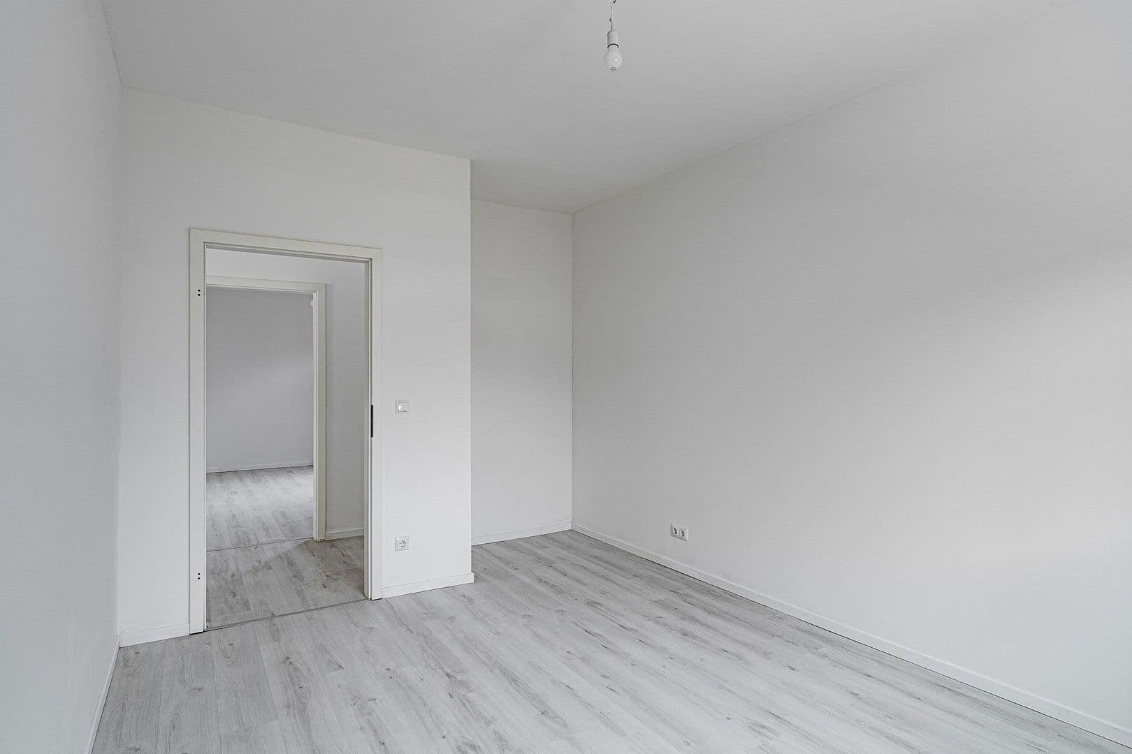 Prodej domu 101 m², pozemek 576 m², Grünbergallee 30, Berlin, Berlín Prodej domu 101 m², pozemek 576 m², Grünbergallee 30, Berlin, Berlín