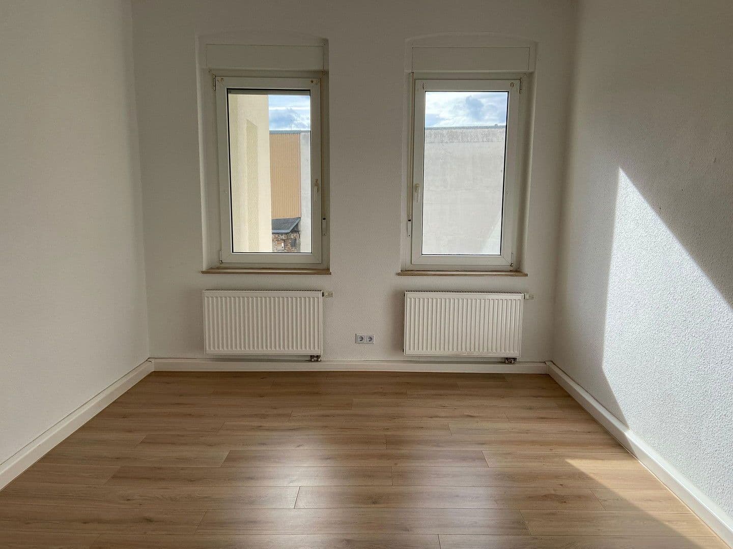 Prodej domu 305 m², pozemek 558 m², Delitzsch, Sasko Prodej domu 305 m², pozemek 558 m², Delitzsch, Sasko