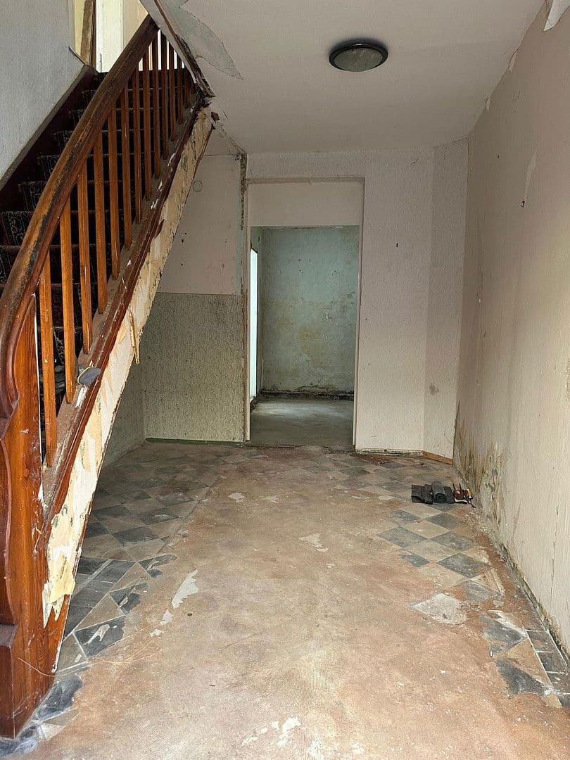 Prodej domu 162 m², pozemek 210 m², Nusslocher Str. 7, Leimen, Bádensko-Württembersko Prodej domu 162 m², pozemek 210 m², Nusslocher Str. 7, Leimen, Bádensko-Württembersko