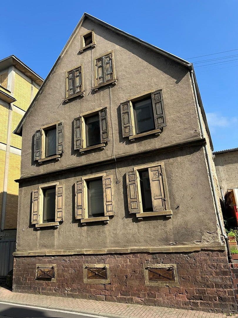 Prodej domu 162 m², pozemek 210 m², Nusslocher Str. 7, Leimen, Bádensko-Württembersko Prodej domu 162 m², pozemek 210 m², Nusslocher Str. 7, Leimen, Bádensko-Württembersko