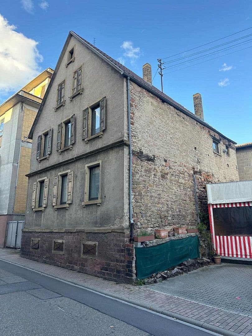 Prodej domu 162 m², pozemek 210 m², Nusslocher Str. 7, Leimen, Bádensko-Württembersko Prodej domu 162 m², pozemek 210 m², Nusslocher Str. 7, Leimen, Bádensko-Württembersko