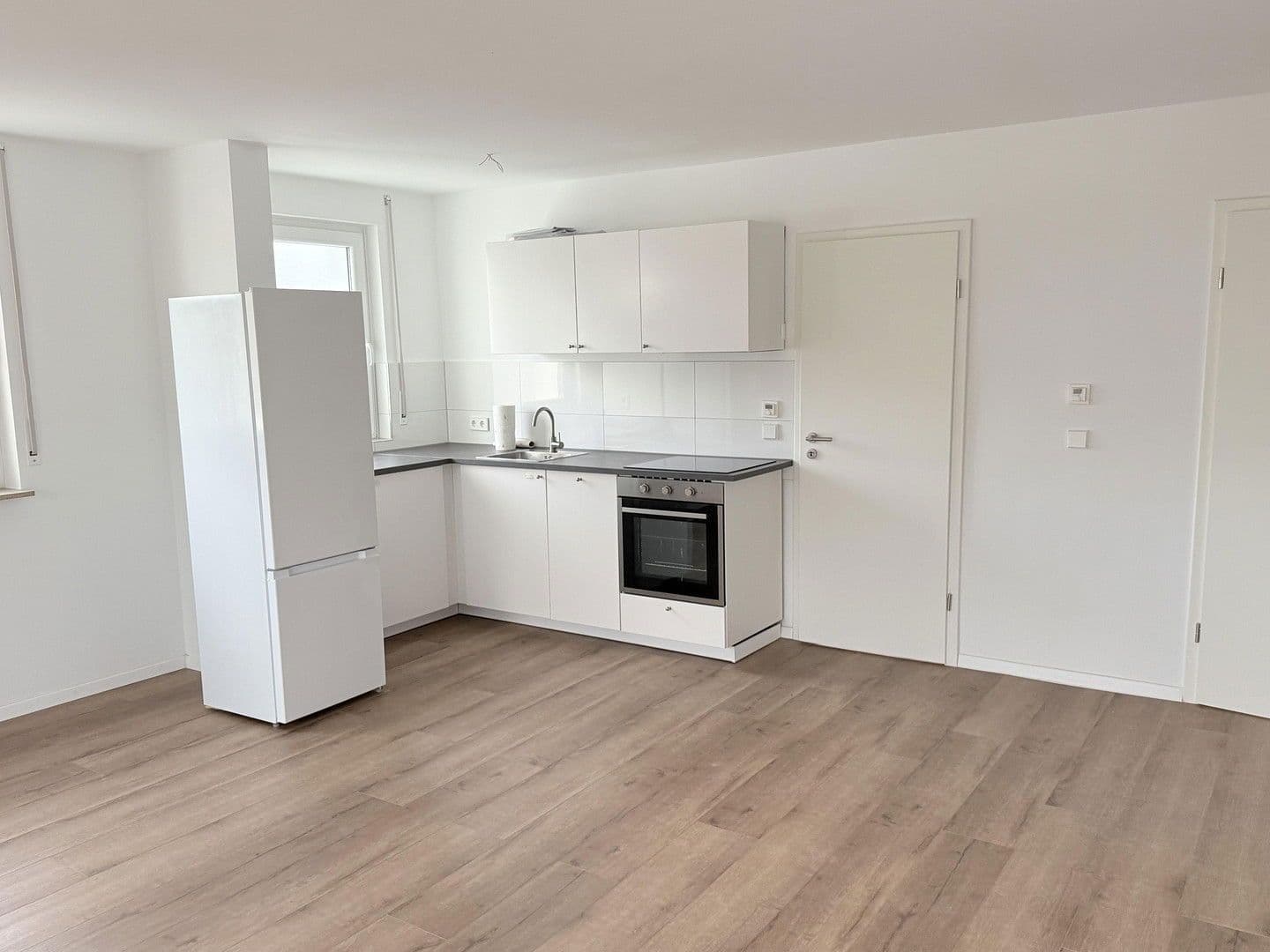 Pronájem bytu 2+kk 60 m², Brandenburger Str. 2, Esslingen am Neckar, Bádensko-Württembersko Pronájem bytu 2+kk 60 m², Brandenburger Str. 2, Esslingen am Neckar, Bádensko-Württembersko