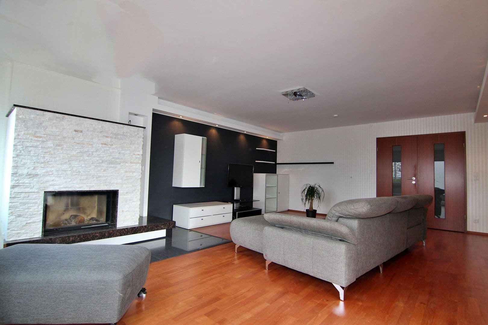 Prodej domu 220 m², pozemek 487 m², Königsberger Str. 16, Meckenheim, Severní Porýní-Vestfálsko Prodej domu 220 m², pozemek 487 m², Königsberger Str. 16, Meckenheim, Severní Porýní-Vestfálsko