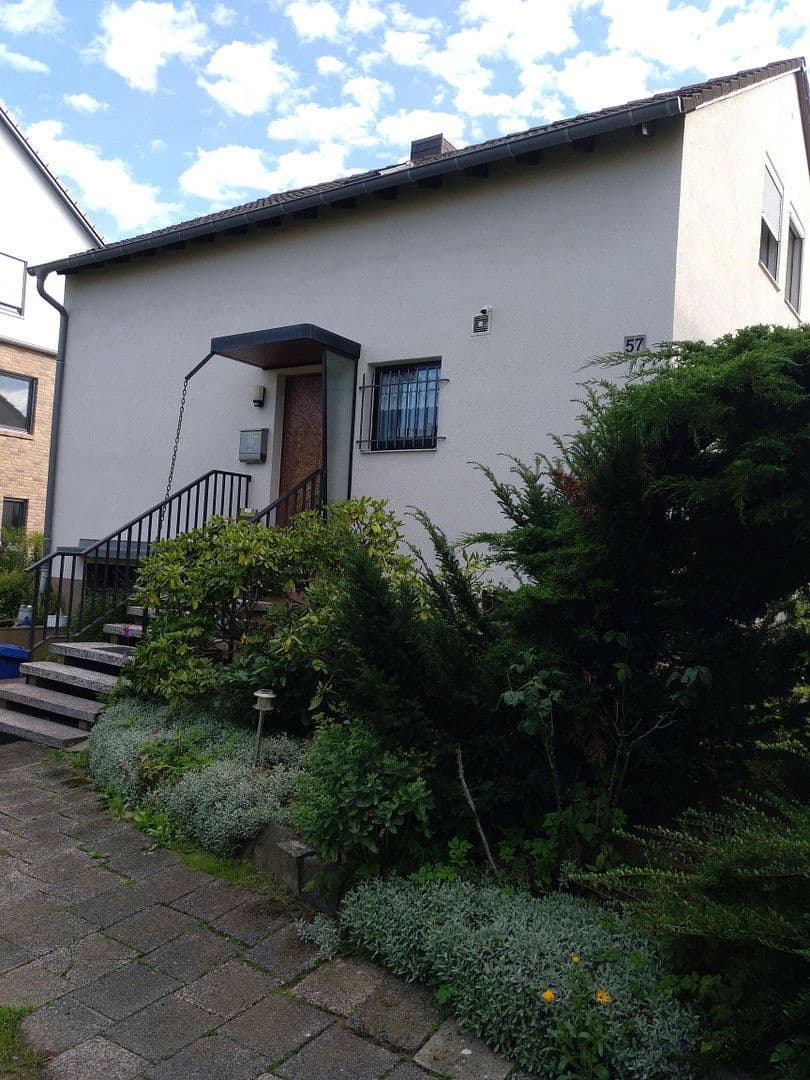 Prodej domu 138 m², pozemek 549 m², Oberursel (Taunus), Hessen Prodej domu 138 m², pozemek 549 m², Oberursel (Taunus), Hessen