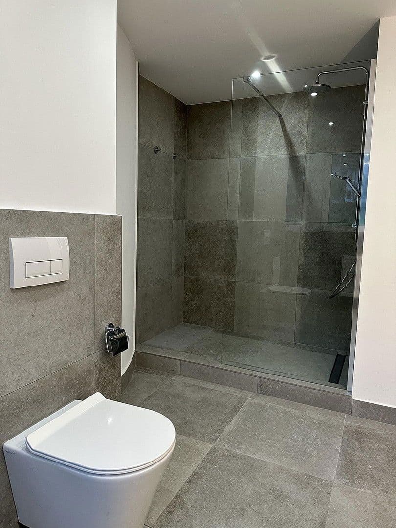 Pronájem bytu 3+1 94 m², Badstr. 131, Egloffstein, Bavorsko Pronájem bytu 3+1 94 m², Badstr. 131, Egloffstein, Bavorsko