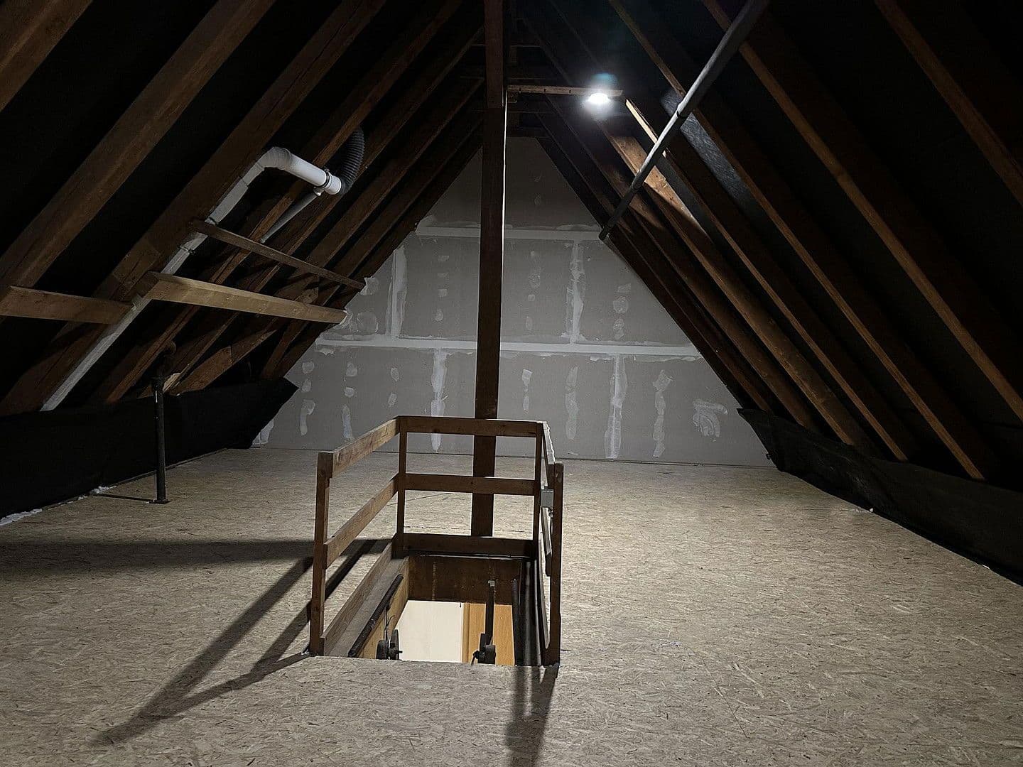 Pronájem bytu 3+1 94 m², Badstr. 131, Egloffstein, Bavorsko Pronájem bytu 3+1 94 m², Badstr. 131, Egloffstein, Bavorsko