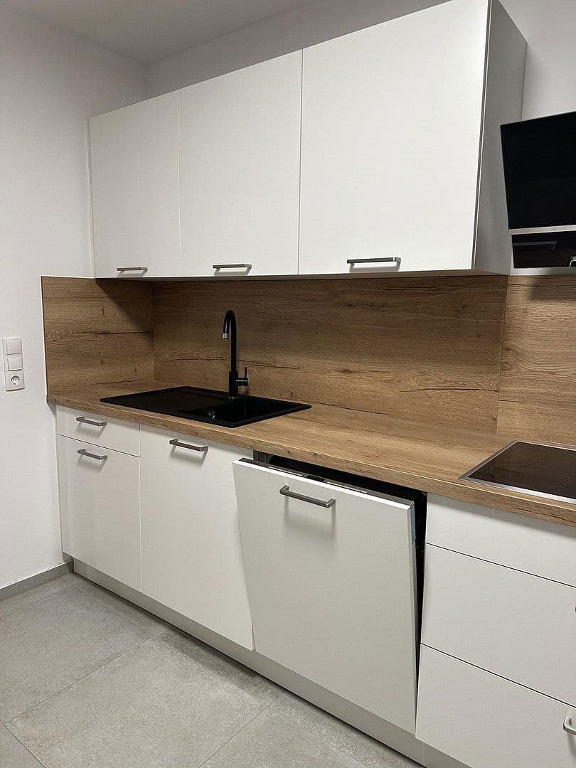 Pronájem bytu 3+1 94 m², Badstr. 131, Egloffstein, Bavorsko Pronájem bytu 3+1 94 m², Badstr. 131, Egloffstein, Bavorsko