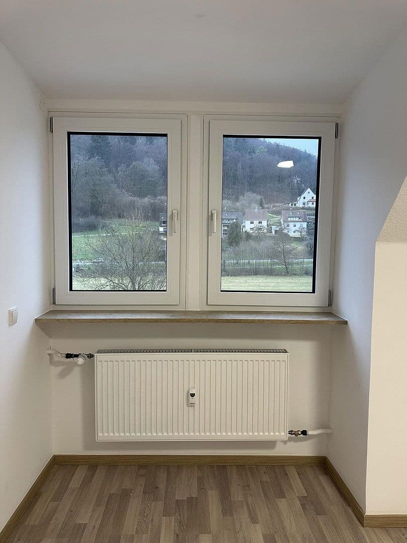 Pronájem bytu 3+1 94 m², Badstr. 131, Egloffstein, Bavorsko Pronájem bytu 3+1 94 m², Badstr. 131, Egloffstein, Bavorsko