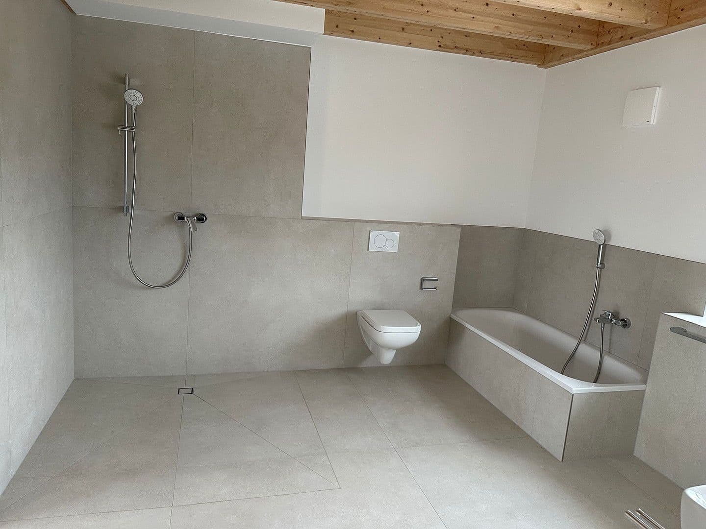 Pronájem bytu 2+kk 124 m², Gießen, Hessen Pronájem bytu 2+kk 124 m², Gießen, Hessen