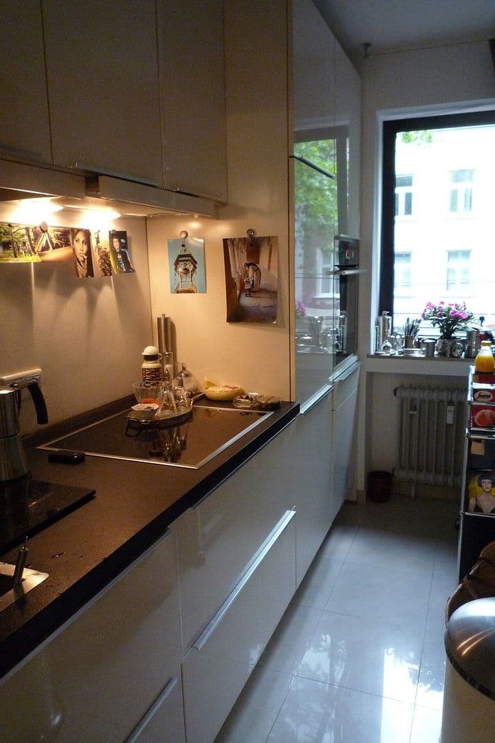 Pronájem bytu 2+1 60 m², Düsseldorf, Severní Porýní-Vestfálsko Pronájem bytu 2+1 60 m², Düsseldorf, Severní Porýní-Vestfálsko