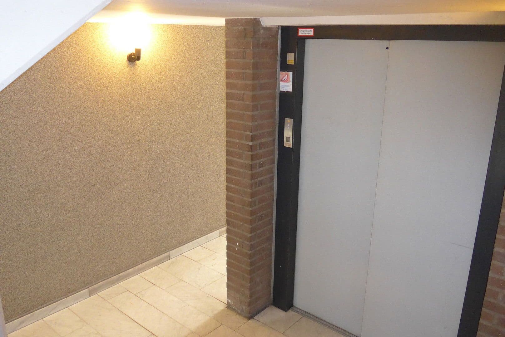 Pronájem bytu 2+1 60 m², Düsseldorf, Severní Porýní-Vestfálsko Pronájem bytu 2+1 60 m², Düsseldorf, Severní Porýní-Vestfálsko