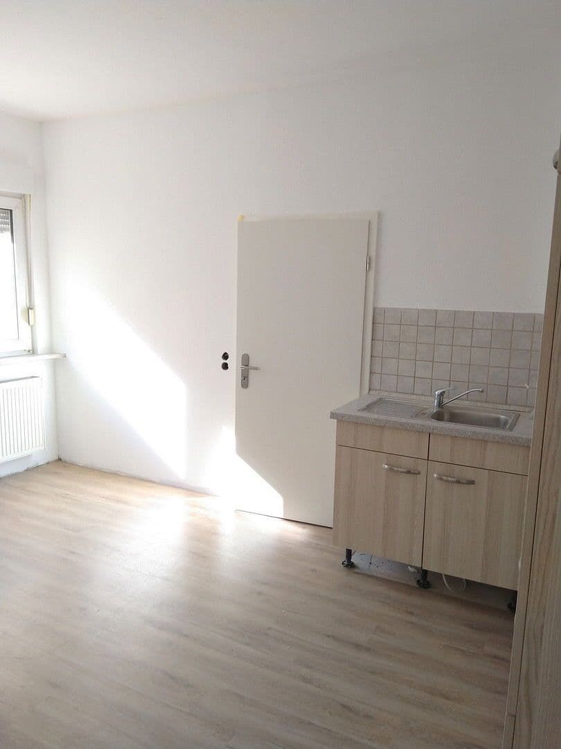 Pronájem bytu 2+1 50 m², Mainstraße 17, Bischofsheim, Hessen Pronájem bytu 2+1 50 m², Mainstraße 17, Bischofsheim, Hessen