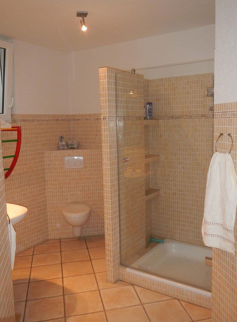 Pronájem bytu 2+1 45 m², Wachtberg, Severní Porýní-Vestfálsko Pronájem bytu 2+1 45 m², Wachtberg, Severní Porýní-Vestfálsko