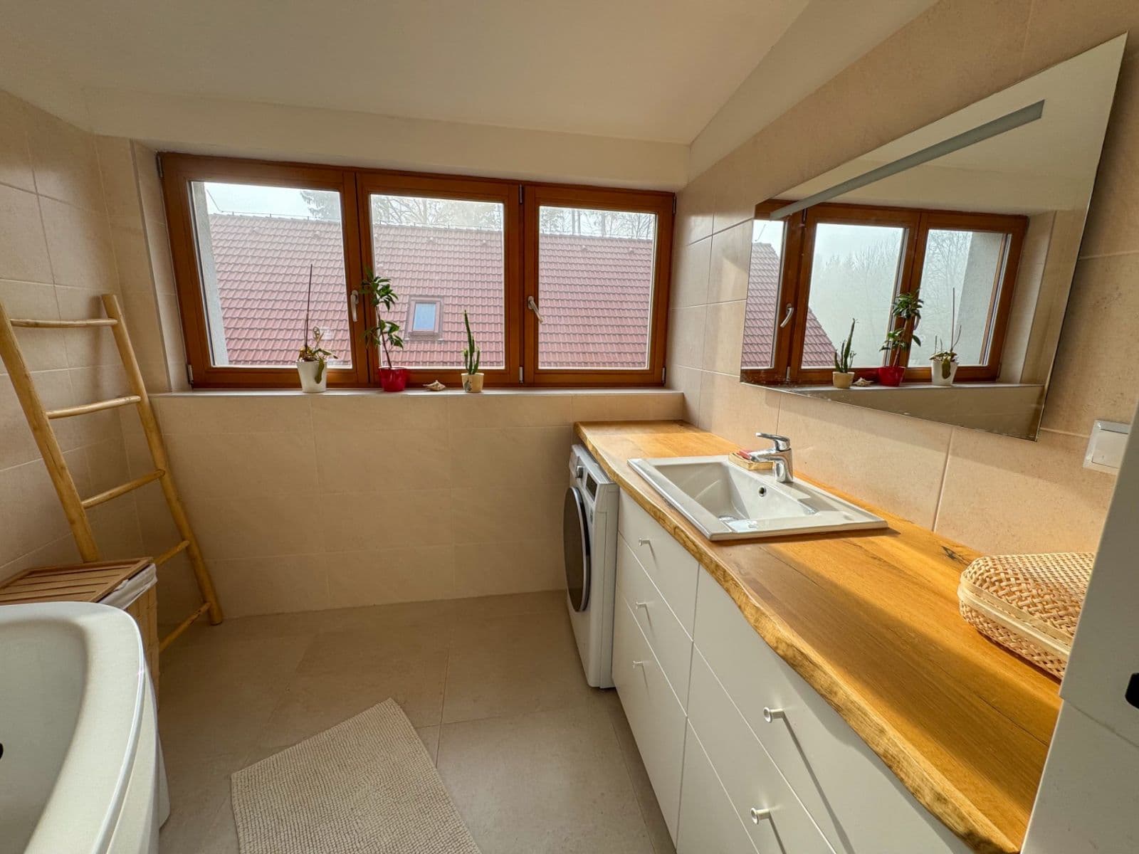 Pronájem domu 160 m², pozemek 926 m², Hradešín, Středočeský kraj Pronájem domu 160 m², pozemek 926 m², Hradešín, Středočeský kraj