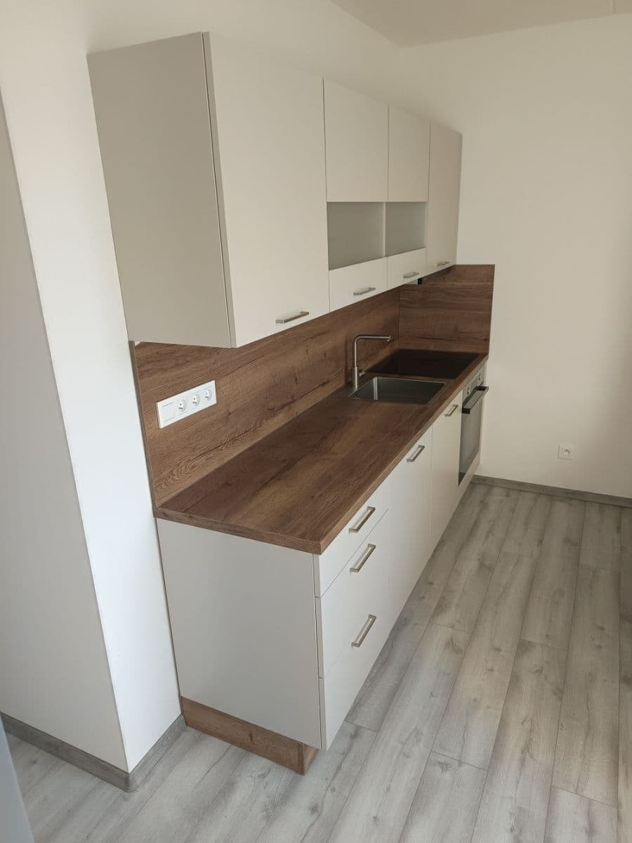 Pronájem bytu 3+1 67 m², Krčínova, České Budějovice, Jihočeský kraj Pronájem bytu 3+1 67 m², Krčínova, České Budějovice, Jihočeský kraj