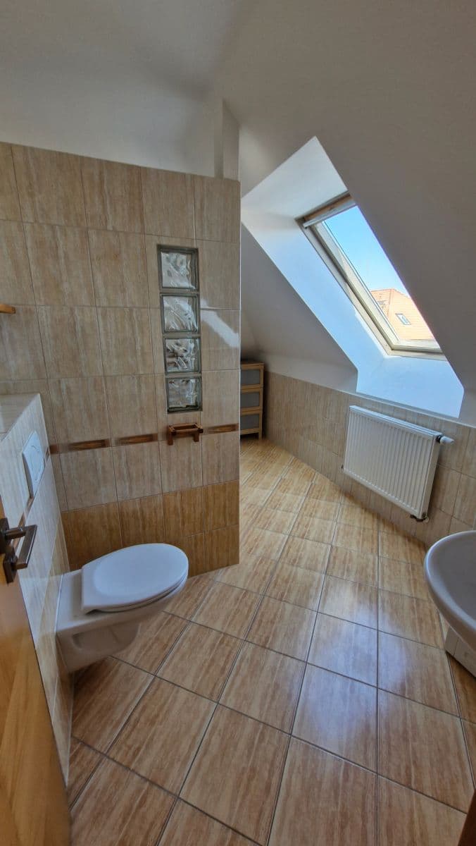 Prodej bytu 2+1 57 m², Mydlářka, Praha, Praha Prodej bytu 2+1 57 m², Mydlářka, Praha, Praha