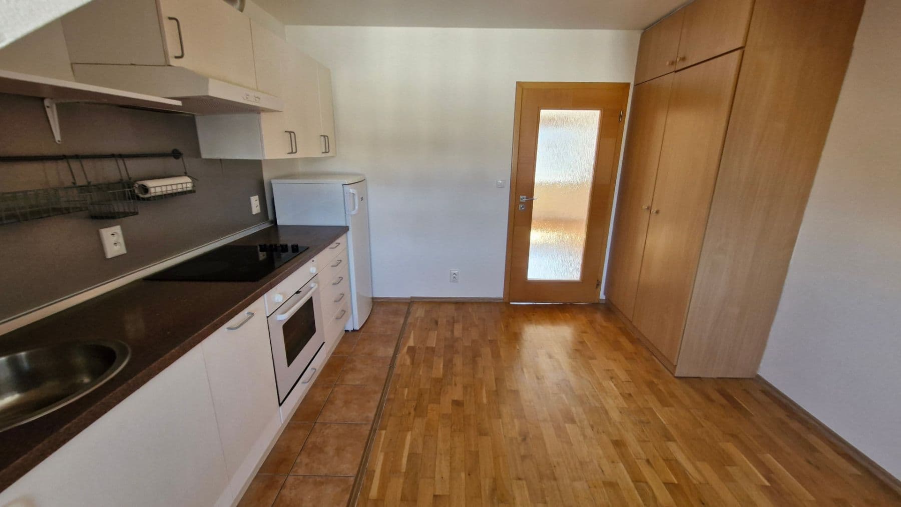 Prodej bytu 2+1 57 m², Mydlářka, Praha, Praha Prodej bytu 2+1 57 m², Mydlářka, Praha, Praha