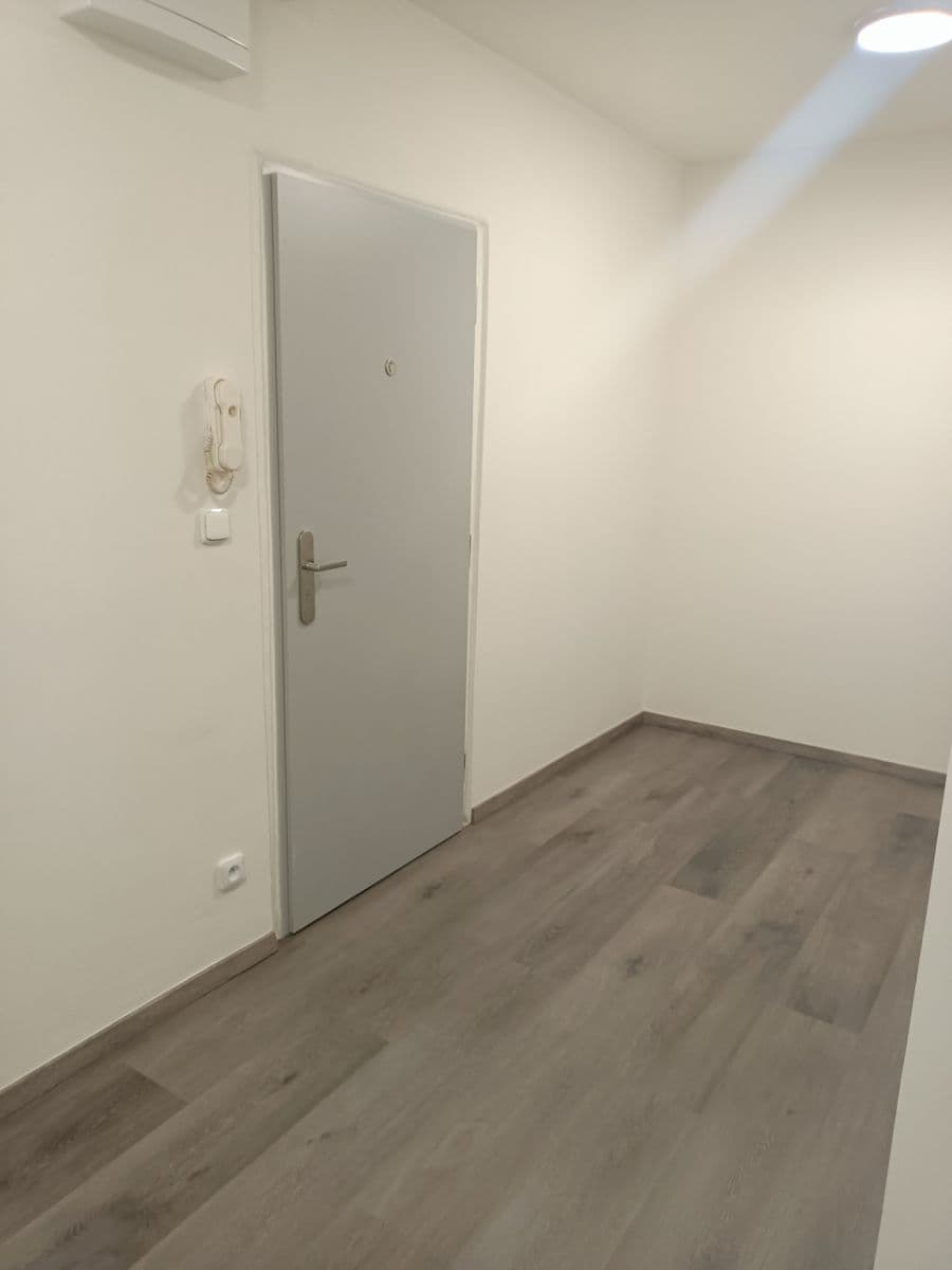 Pronájem bytu 3+kk 65 m², Janovská, Praha, Praha Pronájem bytu 3+kk 65 m², Janovská, Praha, Praha