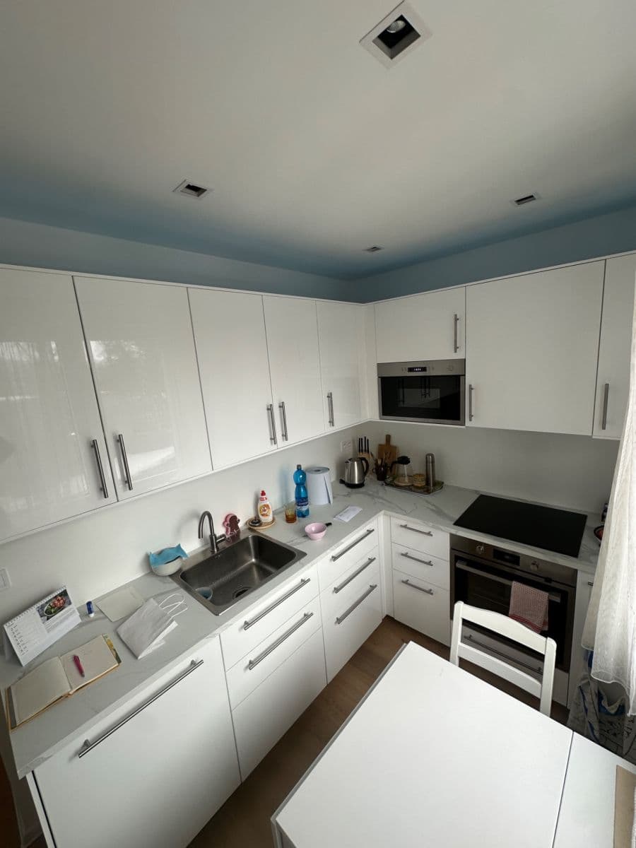 Prodej bytu 3+1 67 m², Brigádníků, Karlovy Vary, Karlovarský kraj Prodej bytu 3+1 67 m², Brigádníků, Karlovy Vary, Karlovarský kraj