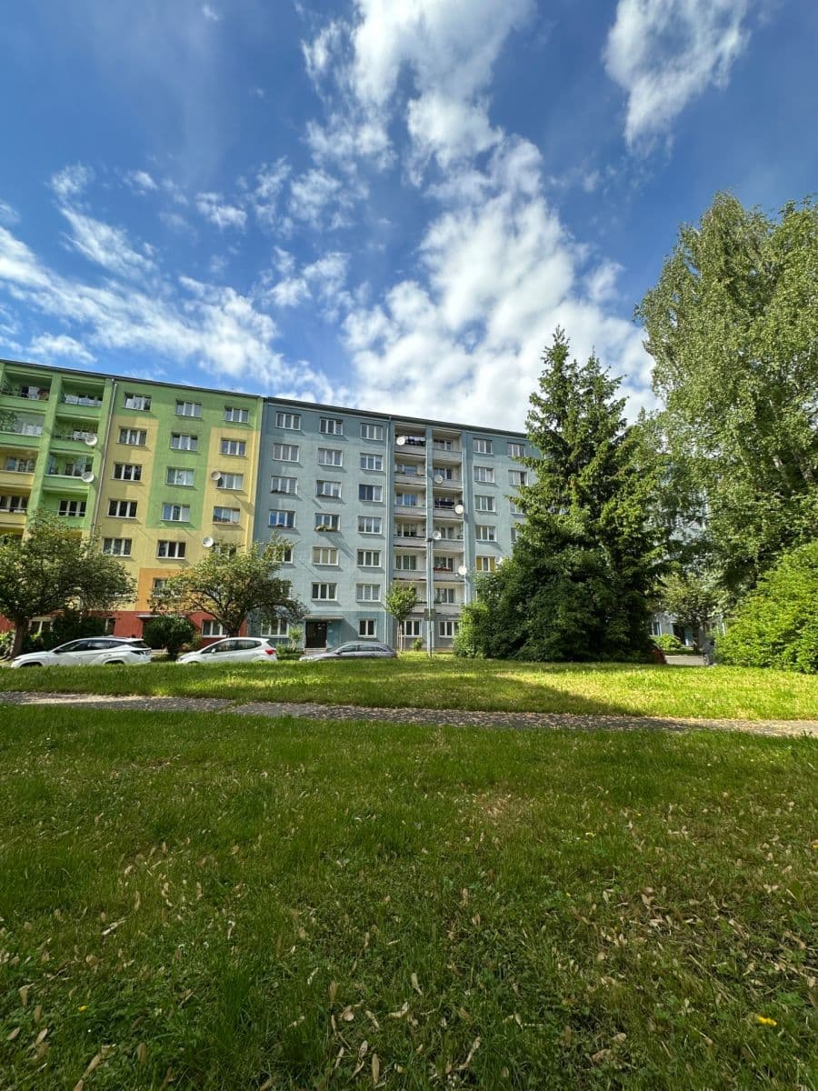 Prodej bytu 3+1 67 m², Brigádníků, Karlovy Vary, Karlovarský kraj Prodej bytu 3+1 67 m², Brigádníků, Karlovy Vary, Karlovarský kraj