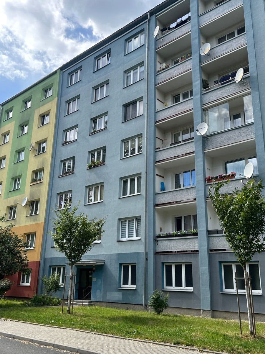 Prodej bytu 3+1 67 m², Brigádníků, Karlovy Vary, Karlovarský kraj Prodej bytu 3+1 67 m², Brigádníků, Karlovy Vary, Karlovarský kraj