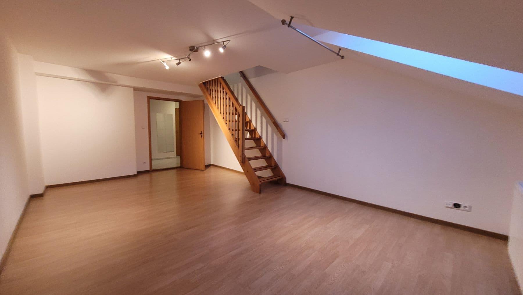 Pronájem bytu 3+1 72 m², Veletržní, Praha, Praha Pronájem bytu 3+1 72 m², Veletržní, Praha, Praha