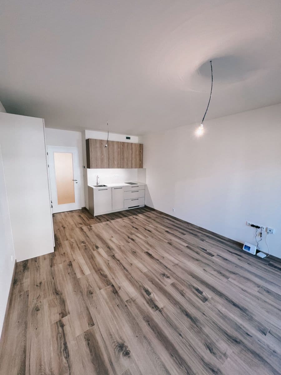 Pronájem bytu 1+kk 32 m², Poděbradská, Praha, Praha Pronájem bytu 1+kk 32 m², Poděbradská, Praha, Praha