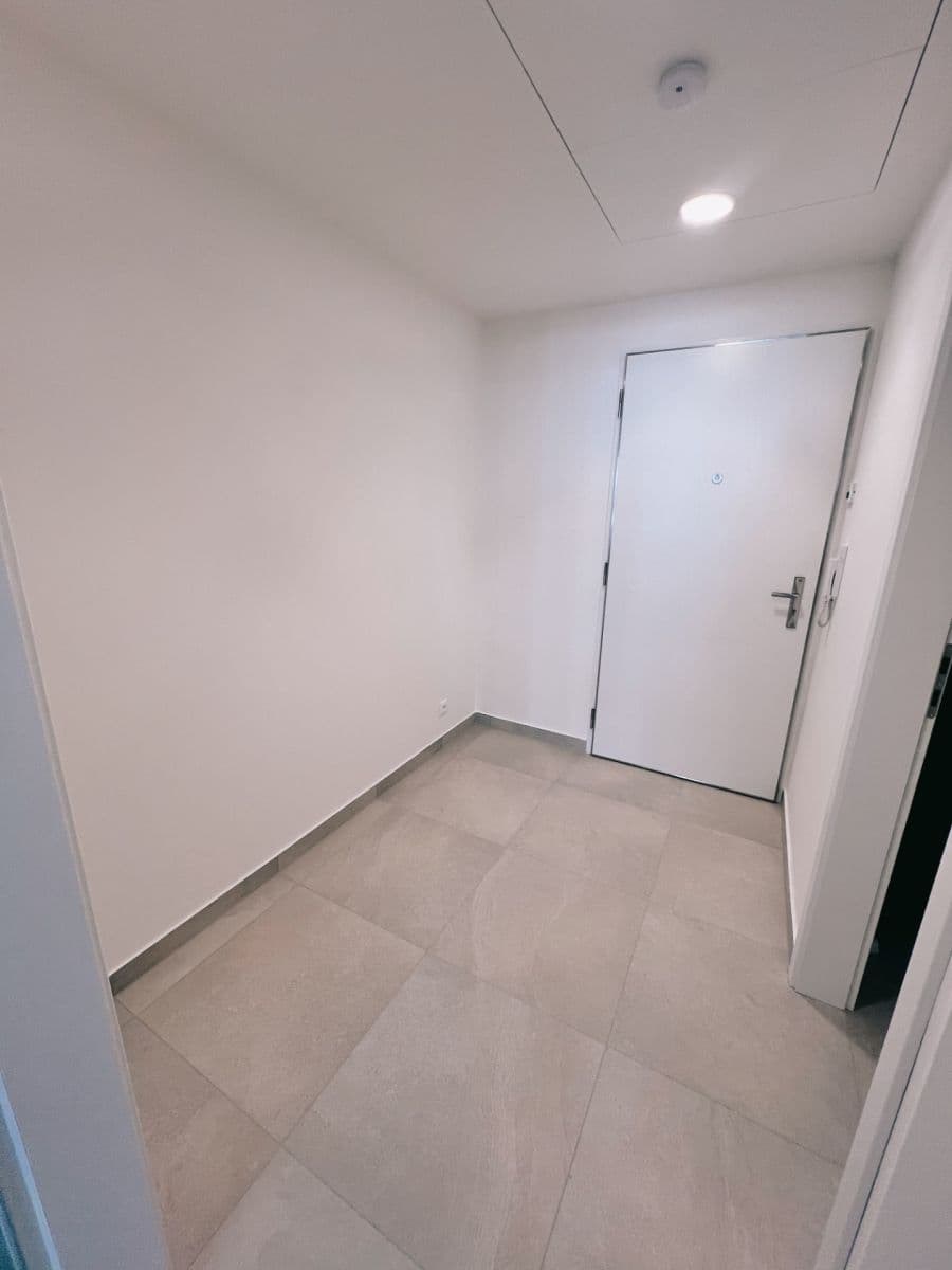 Pronájem bytu 1+kk 32 m², Poděbradská, Praha, Praha Pronájem bytu 1+kk 32 m², Poděbradská, Praha, Praha