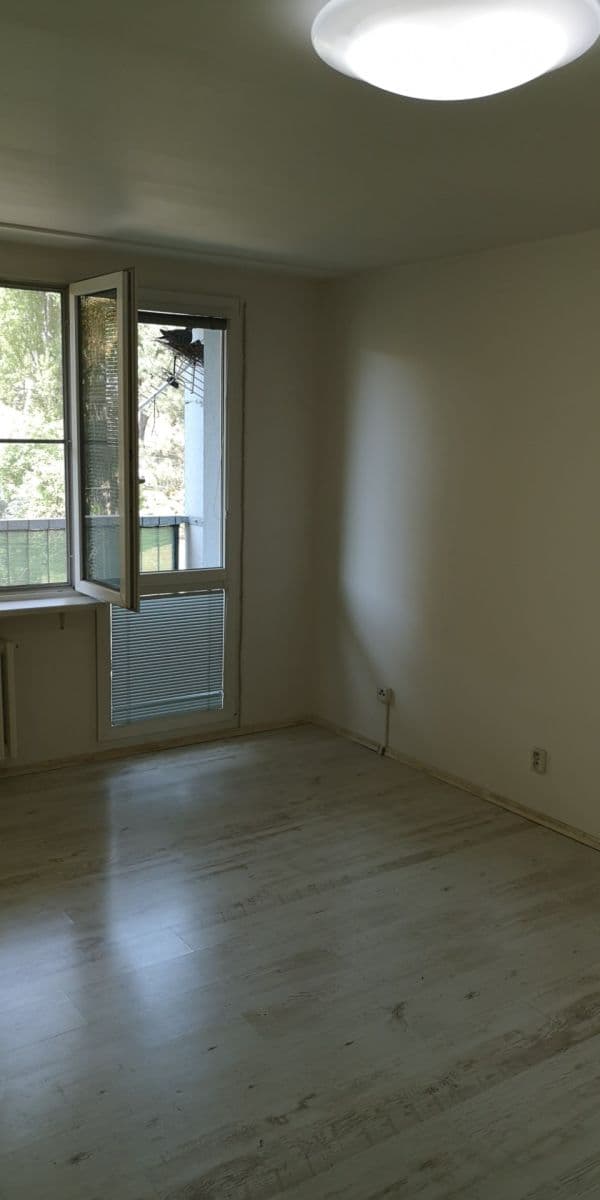 Prodej bytu 1+kk 40 m², Kosmonautů, Mělník, Středočeský kraj Prodej bytu 1+kk 40 m², Kosmonautů, Mělník, Středočeský kraj