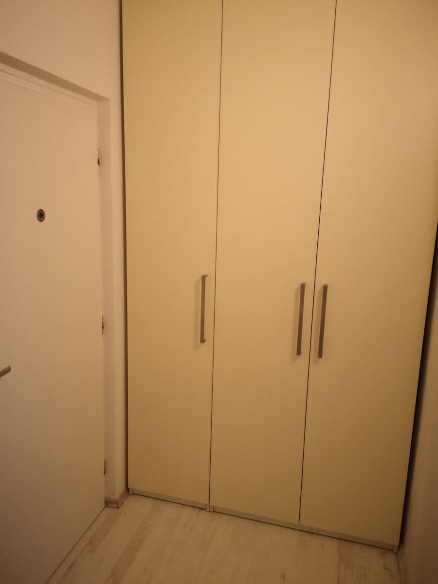 Prodej bytu 1+kk 40 m², Kosmonautů, Mělník, Středočeský kraj Prodej bytu 1+kk 40 m², Kosmonautů, Mělník, Středočeský kraj