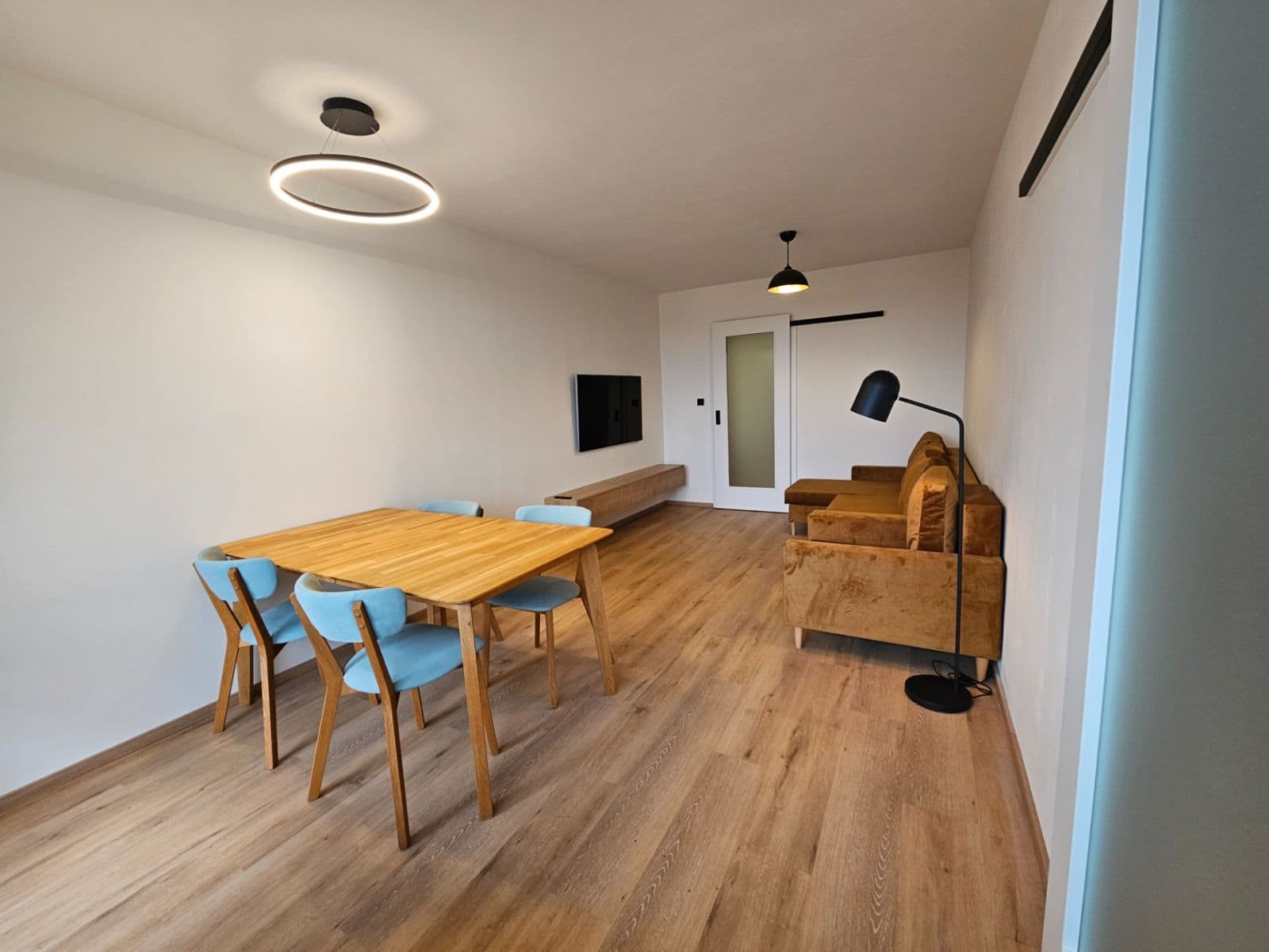 Prodej bytu 3+1 68 m², Dubečská, Praha, Praha Prodej bytu 3+1 68 m², Dubečská, Praha, Praha