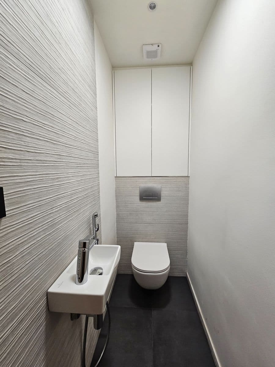 Prodej bytu 3+1 68 m², Dubečská, Praha, Praha Prodej bytu 3+1 68 m², Dubečská, Praha, Praha