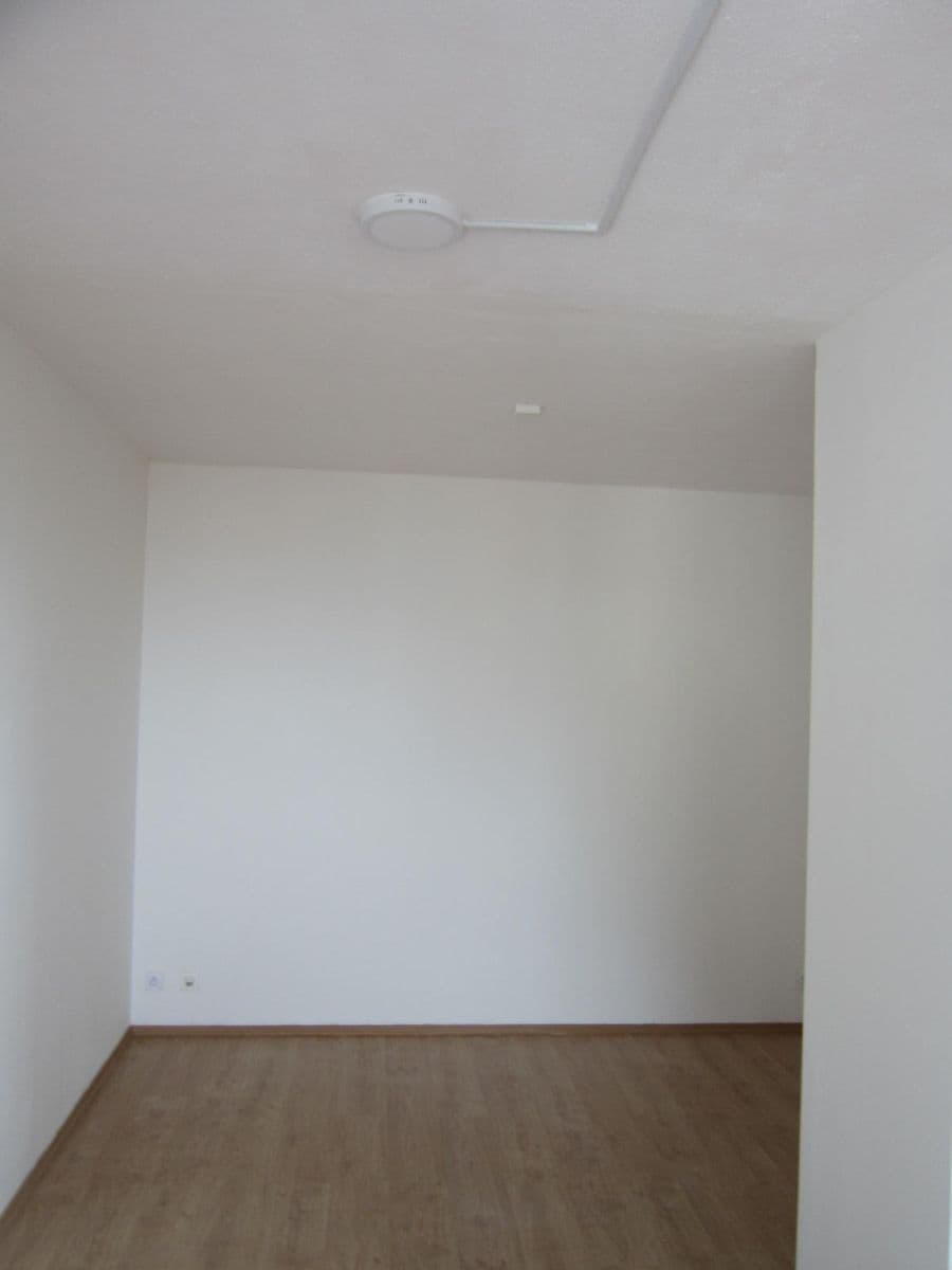 Pronájem bytu 2+kk 38 m², Hnězdenská, Praha, Praha Pronájem bytu 2+kk 38 m², Hnězdenská, Praha, Praha