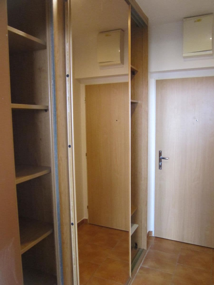 Pronájem bytu 2+kk 38 m², Hnězdenská, Praha, Praha Pronájem bytu 2+kk 38 m², Hnězdenská, Praha, Praha