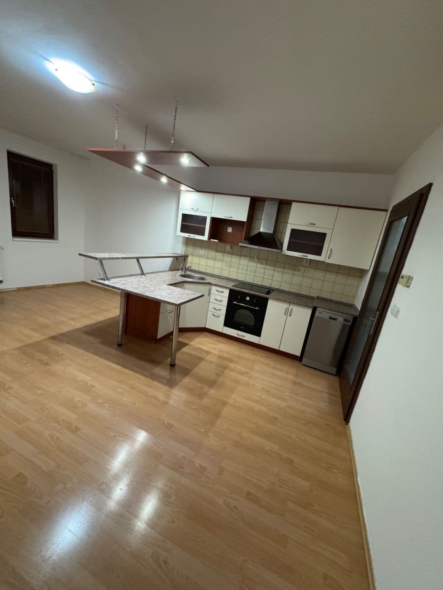 Pronájem bytu 3+kk 75 m², Chelčického, Kolín, Středočeský kraj Pronájem bytu 3+kk 75 m², Chelčického, Kolín, Středočeský kraj