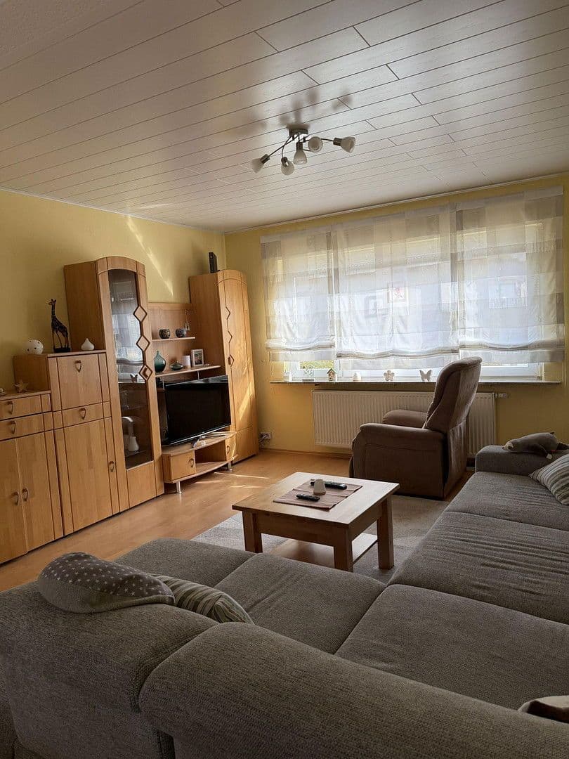 Prodej domu 246 m², pozemek 625 m², Sudetenstrasse 2, Lollar, Hessen Prodej domu 246 m², pozemek 625 m², Sudetenstrasse 2, Lollar, Hessen