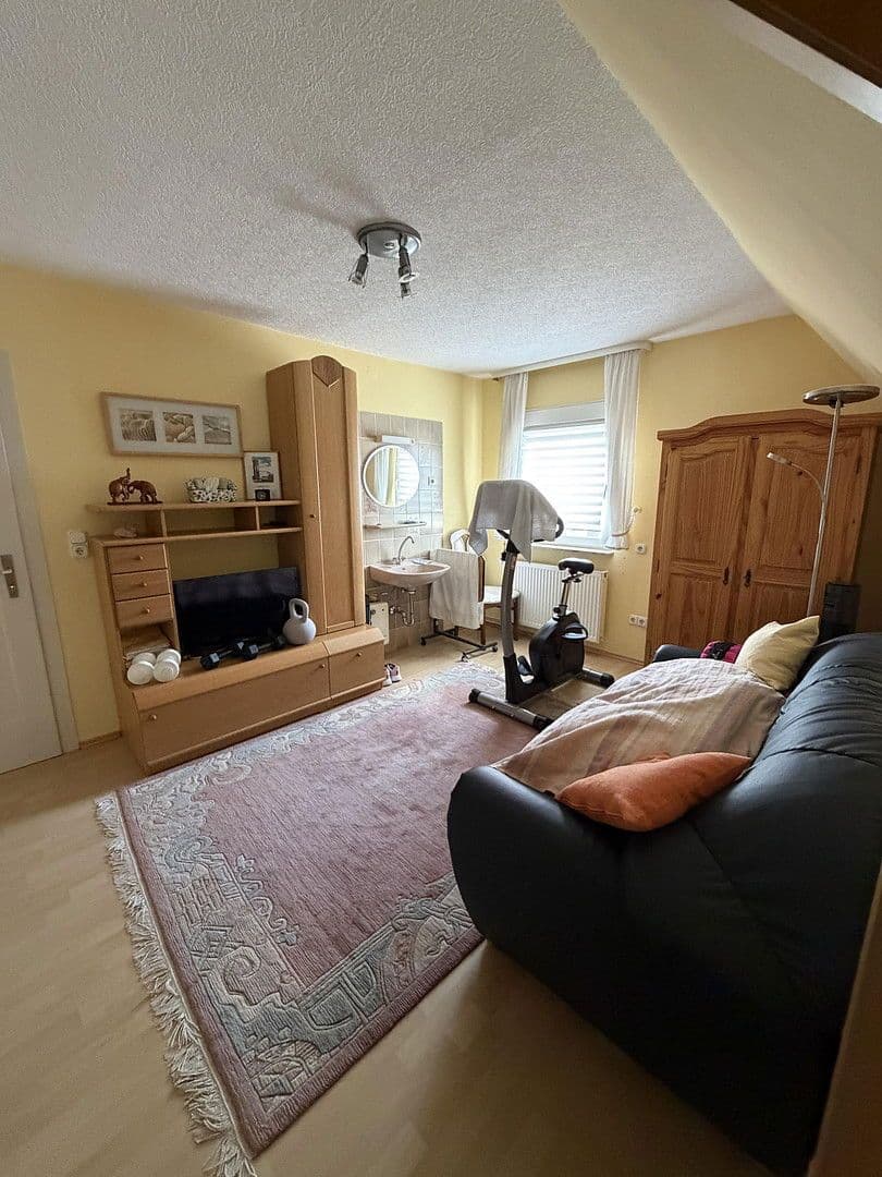 Prodej domu 246 m², pozemek 625 m², Sudetenstrasse 2, Lollar, Hessen Prodej domu 246 m², pozemek 625 m², Sudetenstrasse 2, Lollar, Hessen