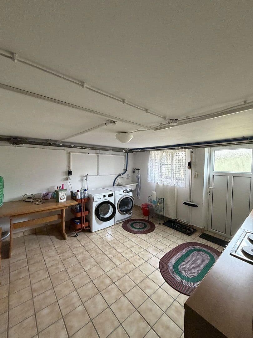 Prodej domu 246 m², pozemek 625 m², Sudetenstrasse 2, Lollar, Hessen Prodej domu 246 m², pozemek 625 m², Sudetenstrasse 2, Lollar, Hessen