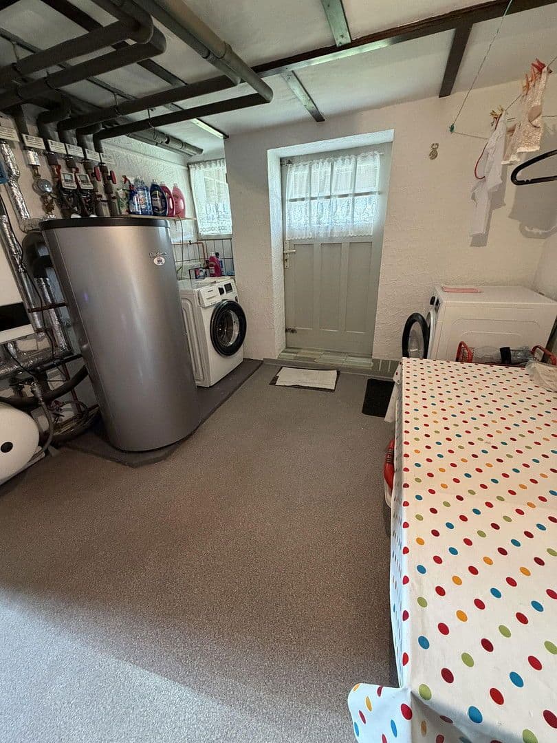 Prodej domu 246 m², pozemek 625 m², Sudetenstrasse 2, Lollar, Hessen Prodej domu 246 m², pozemek 625 m², Sudetenstrasse 2, Lollar, Hessen