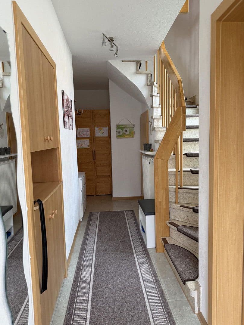 Prodej domu 246 m², pozemek 625 m², Sudetenstrasse 2, Lollar, Hessen Prodej domu 246 m², pozemek 625 m², Sudetenstrasse 2, Lollar, Hessen