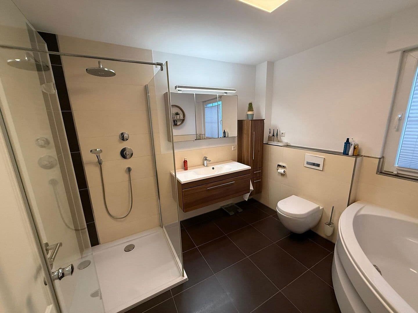 Prodej domu 146 m², pozemek 244 m², Duisburg - Rheinhausen, Severní Porýní-Vestfálsko Prodej domu 146 m², pozemek 244 m², Duisburg - Rheinhausen, Severní Porýní-Vestfálsko