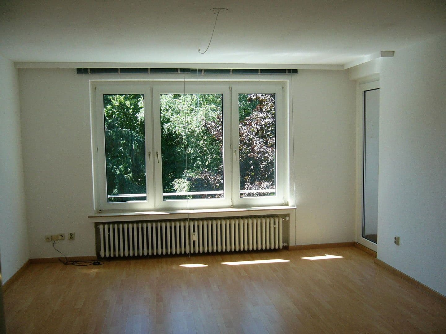 Prodej bytu 3+1 74 m², Düsseldorf, Severní Porýní-Vestfálsko Prodej bytu 3+1 74 m², Düsseldorf, Severní Porýní-Vestfálsko