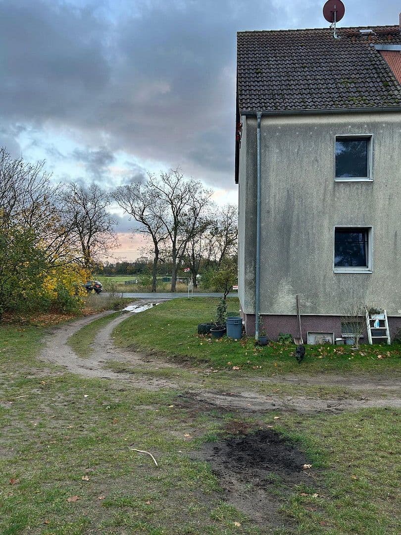 Prodej domu 3.286 m², pozemek 3.286 m², Dorfstr. 90, Fehrbellin, Braniborsko Prodej domu 3.286 m², pozemek 3.286 m², Dorfstr. 90, Fehrbellin, Braniborsko