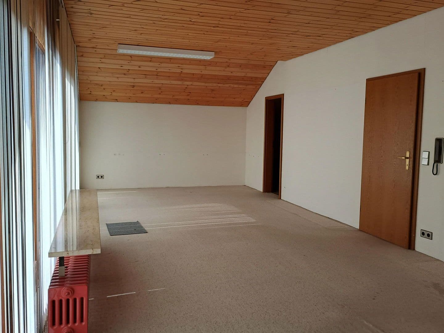 Prodej domu 255 m², pozemek 894 m², Hüttlingen, Bádensko-Württembersko Prodej domu 255 m², pozemek 894 m², Hüttlingen, Bádensko-Württembersko