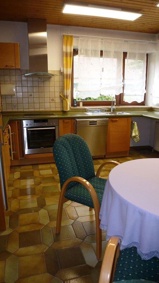 Prodej domu 255 m², pozemek 894 m², Hüttlingen, Bádensko-Württembersko Prodej domu 255 m², pozemek 894 m², Hüttlingen, Bádensko-Württembersko