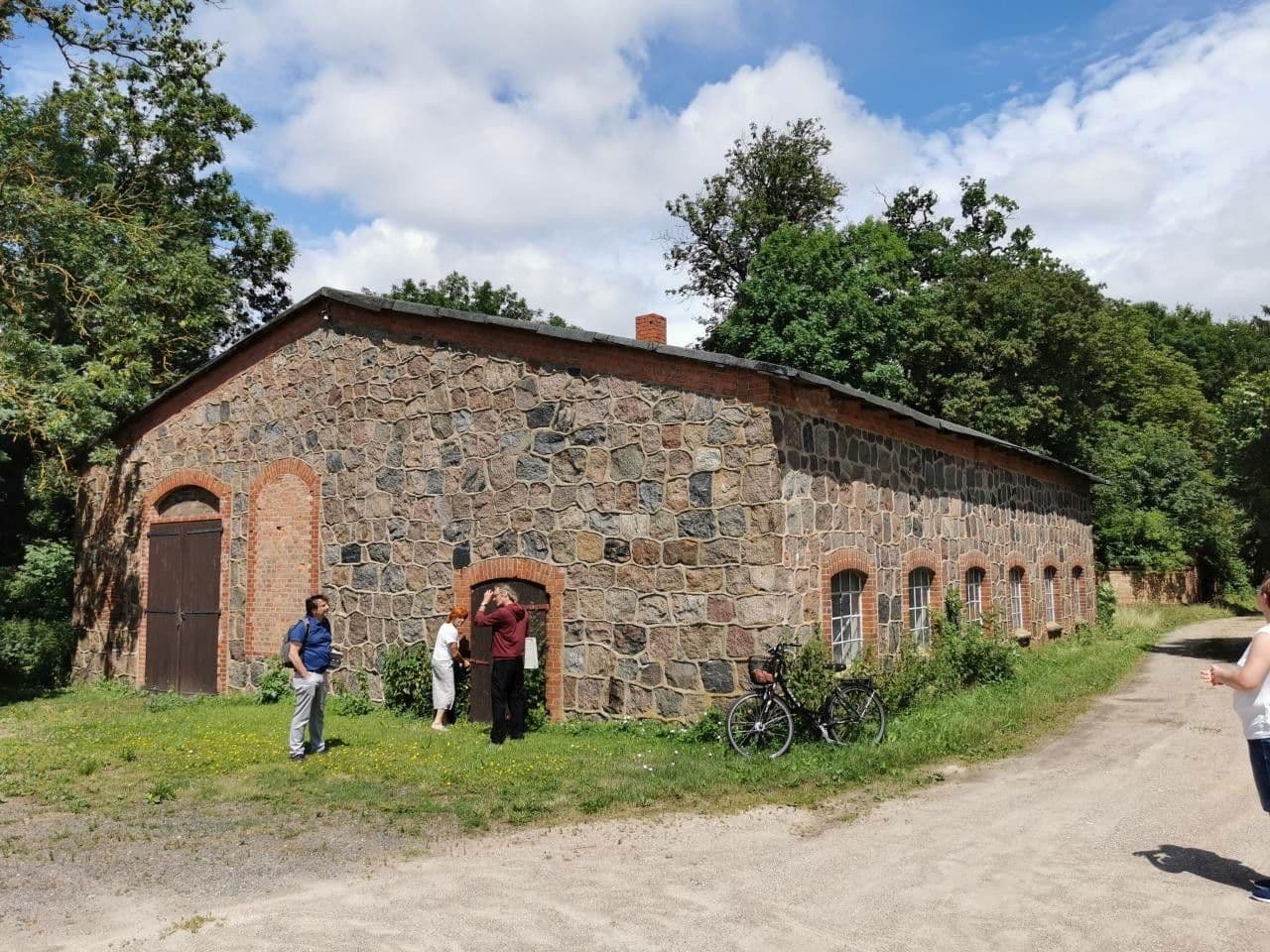 Prodej domu 10.660 m², pozemek 53.500 m², Parkstr. 3, Klocksin, Mecklenburg-Vorpommern Prodej domu 10.660 m², pozemek 53.500 m², Parkstr. 3, Klocksin, Mecklenburg-Vorpommern