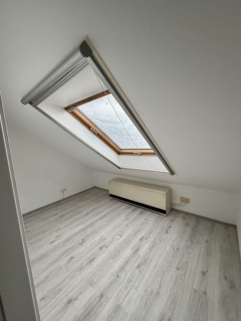 Pronájem bytu 5+1 85 m², Am Brögel 4, Wuppertal, Severní Porýní-Vestfálsko Pronájem bytu 5+1 85 m², Am Brögel 4, Wuppertal, Severní Porýní-Vestfálsko