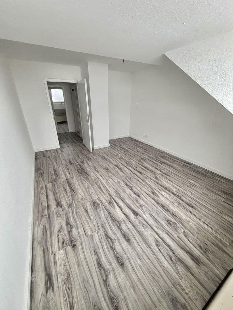 Pronájem bytu 5+1 85 m², Am Brögel 4, Wuppertal, Severní Porýní-Vestfálsko Pronájem bytu 5+1 85 m², Am Brögel 4, Wuppertal, Severní Porýní-Vestfálsko