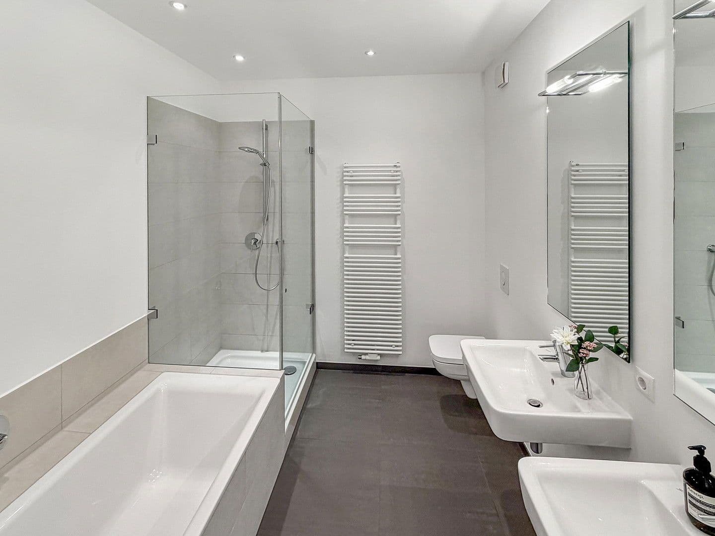 Prodej bytu 3+1 105 m², Boxhagener Str. 117, Berlin, Berlín Prodej bytu 3+1 105 m², Boxhagener Str. 117, Berlin, Berlín